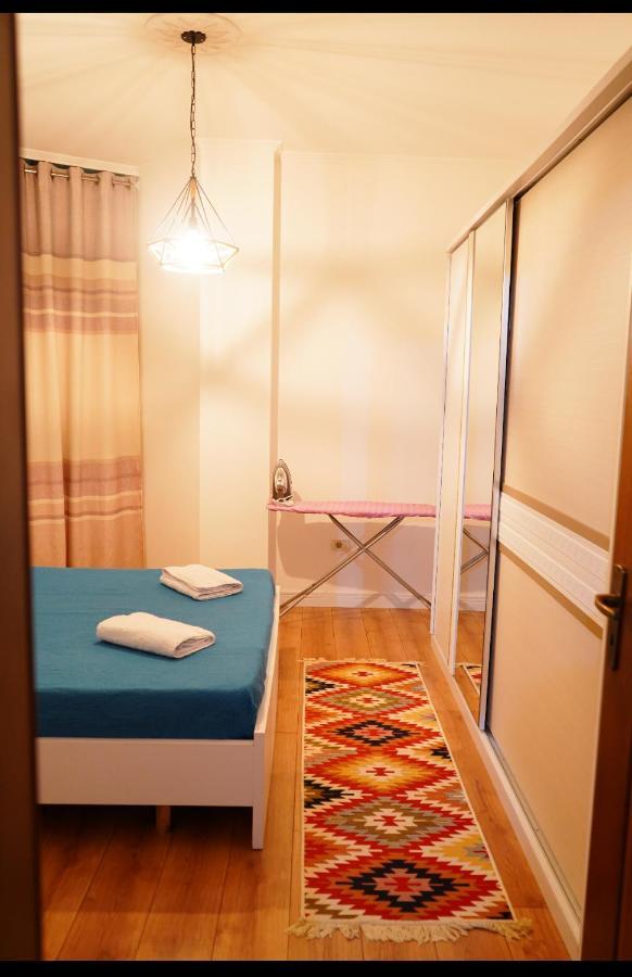 Apartament Center Tirana Esterno foto