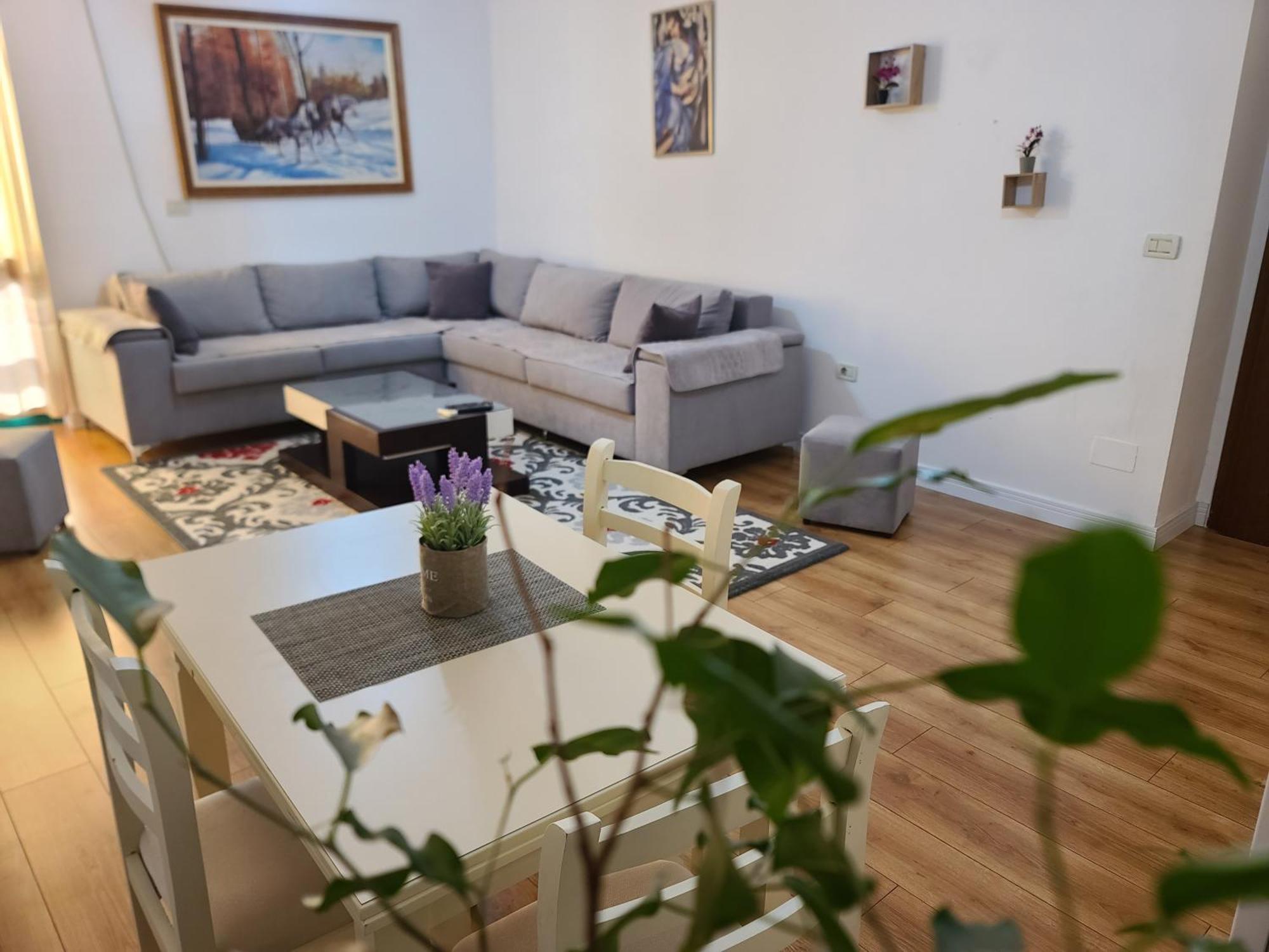 Apartament Center Tirana Esterno foto