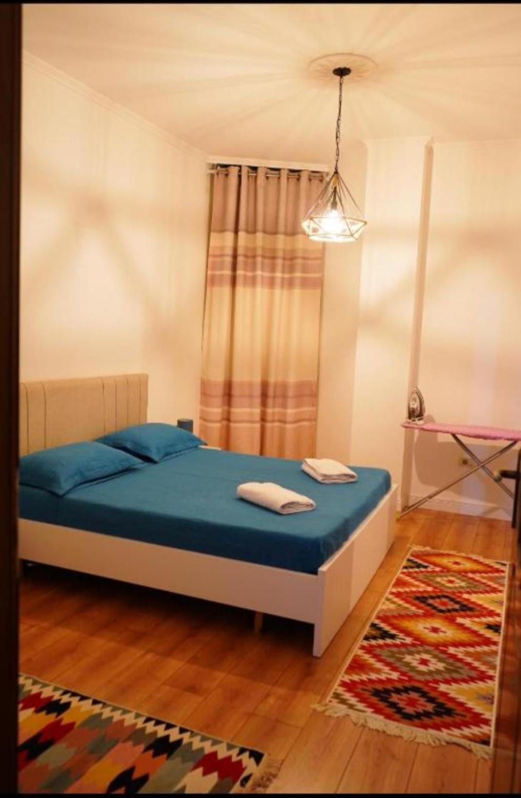 Apartament Center Tirana Esterno foto